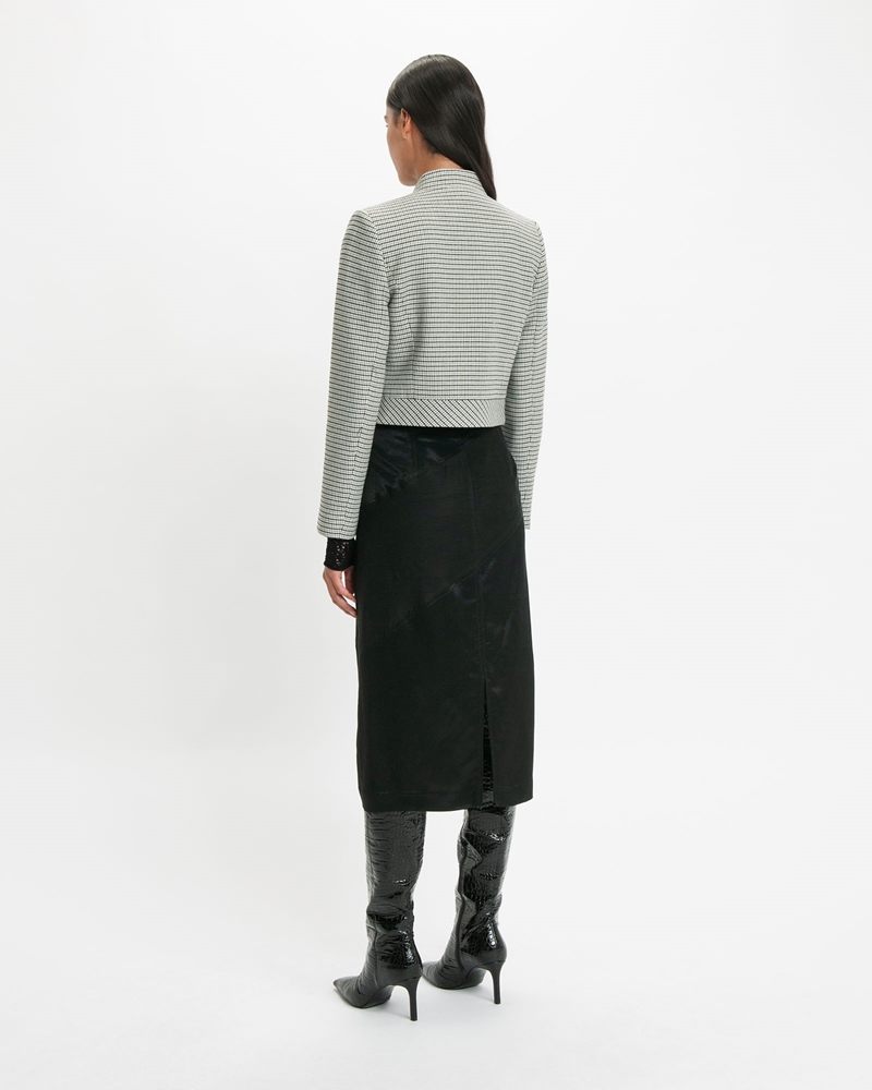 Skirts  | Panel Detail Midi Skirt | 990 Black