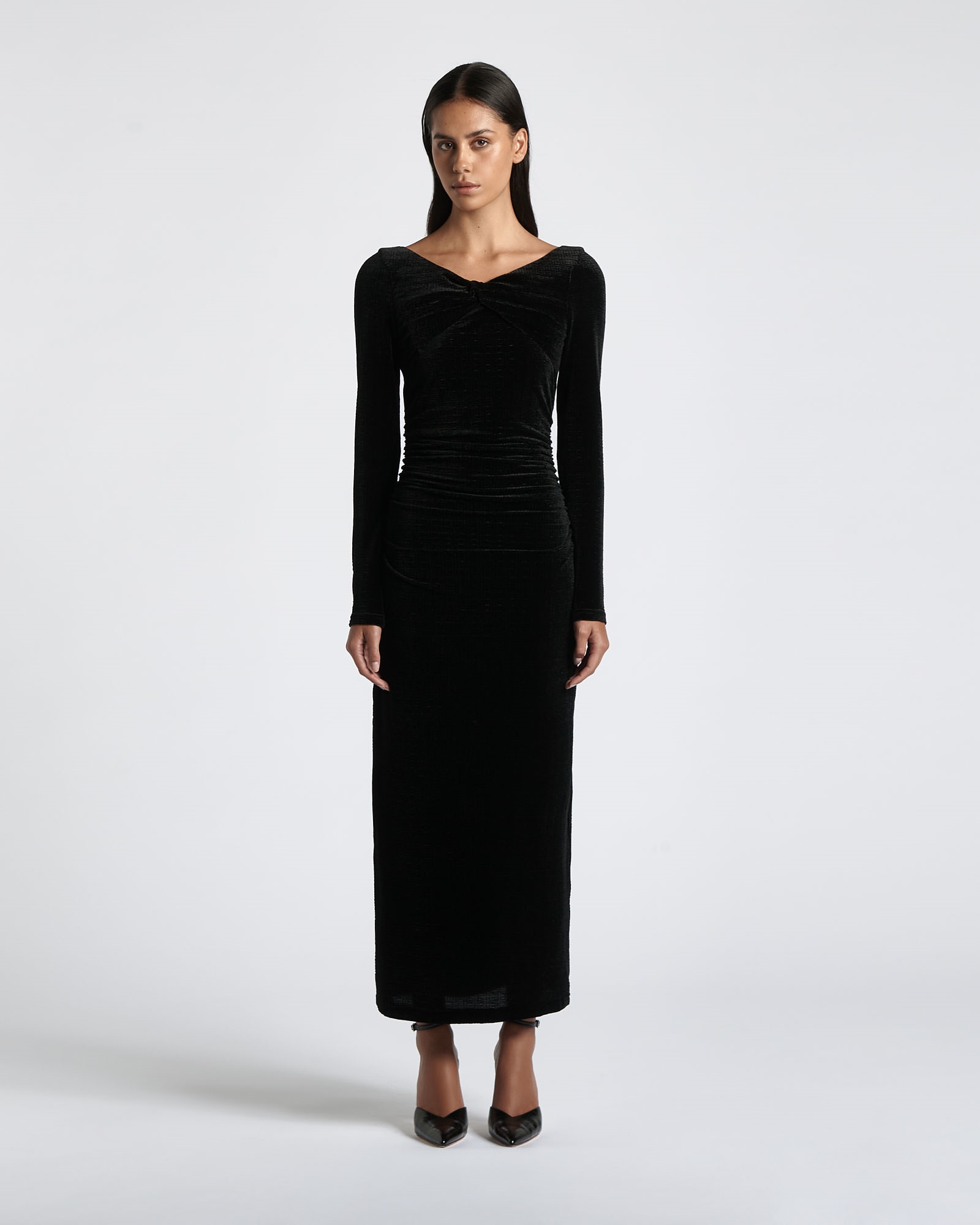 Occasionwear | Twist Front Velvet Midi Dress | 990 Black