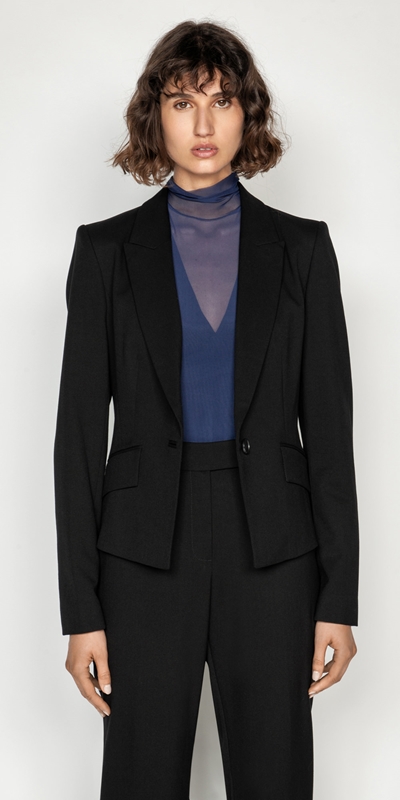 Cue Cares - Sustainable  | One Button Classic Blazer | 990 Black